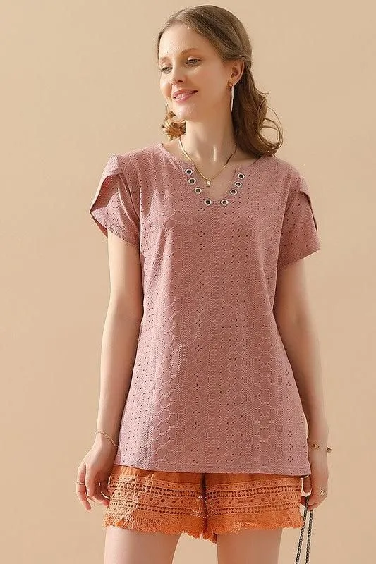 BUCKLED V NECK PUNCHING LACE TULIP SLEEVE TEE