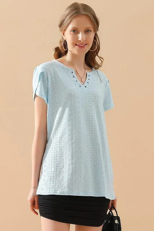 BUCKLED V NECK PUNCHING LACE TULIP SLEEVE TEE